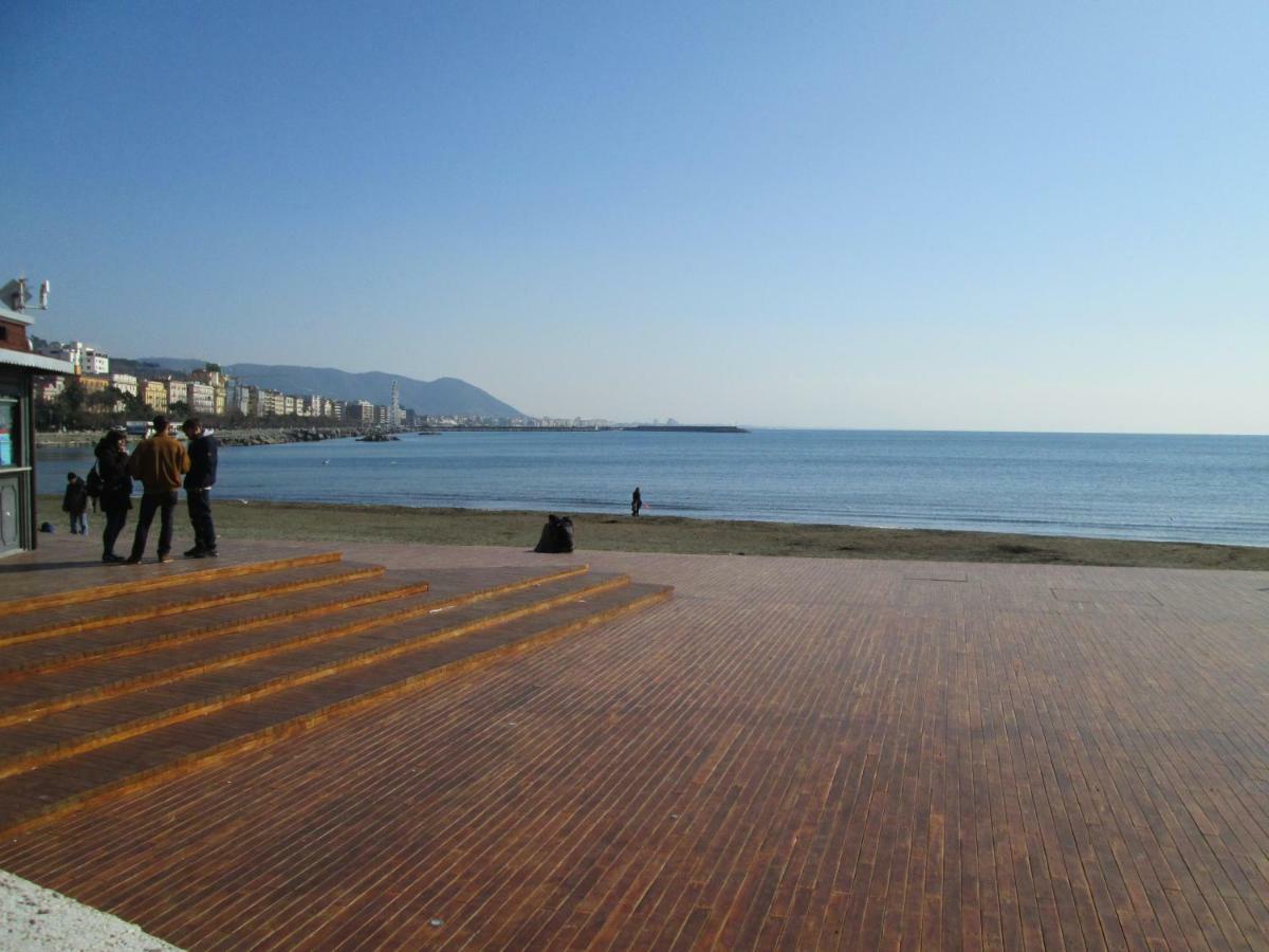 Blu Mare Lägenhet Salerno Exteriör bild