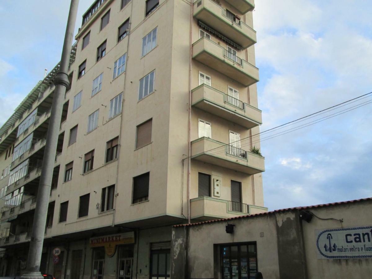Blu Mare Lägenhet Salerno Exteriör bild